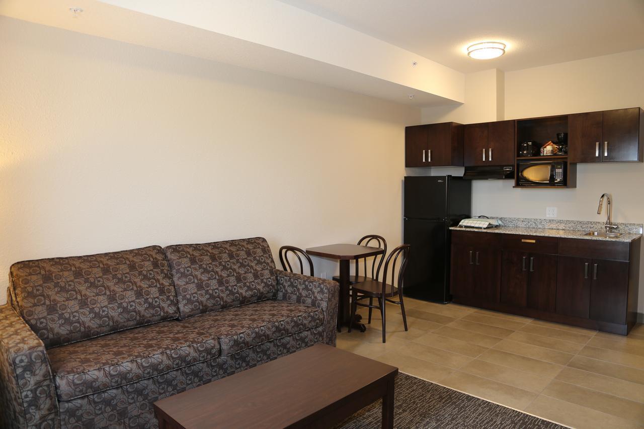 Prairie Moon Inn & Suites Macklin Zewnętrze zdjęcie